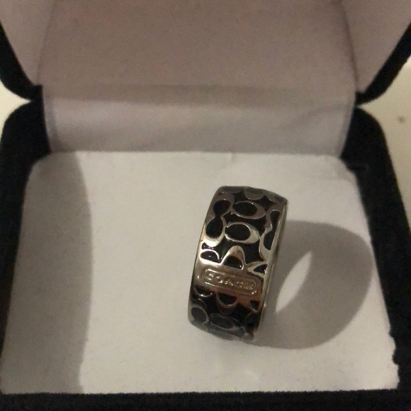 coach ring - Picture 3 of 3